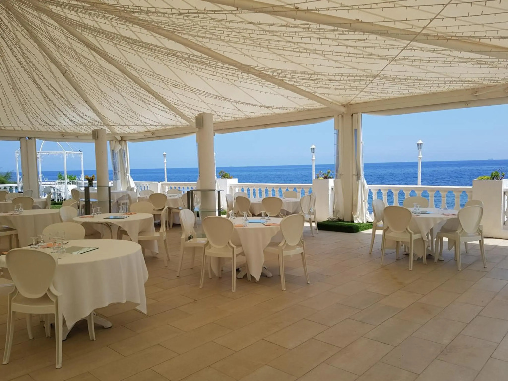 Hotel Ariana