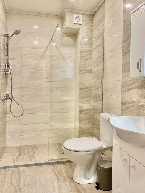 Top Location Apartment with 2Bath for 6 Guests