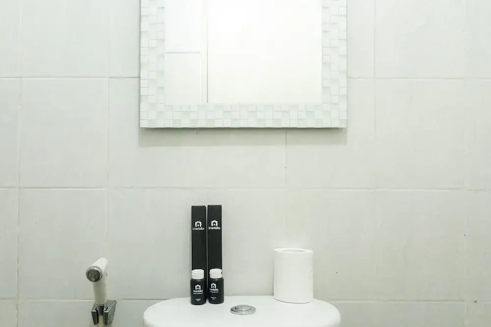 Comfy & Clean Studio Apartment at Puri Mas