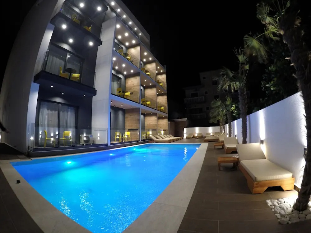 Valmar Hotel