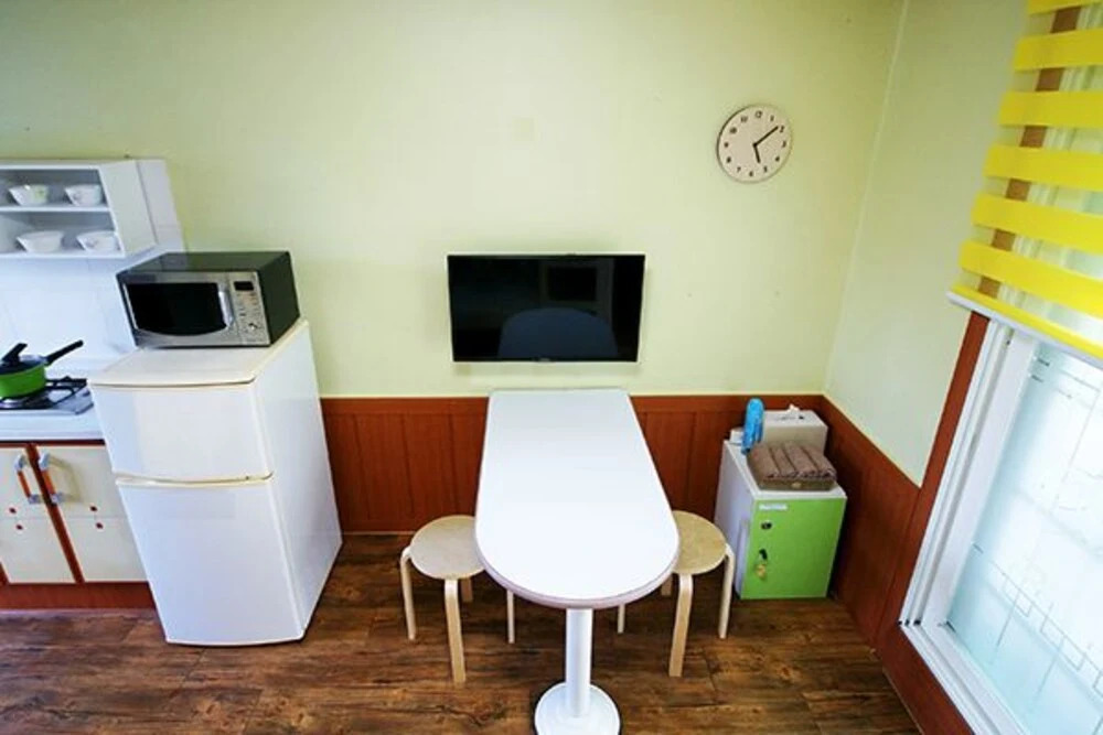 Anmyeondo Blue Ara Pension
