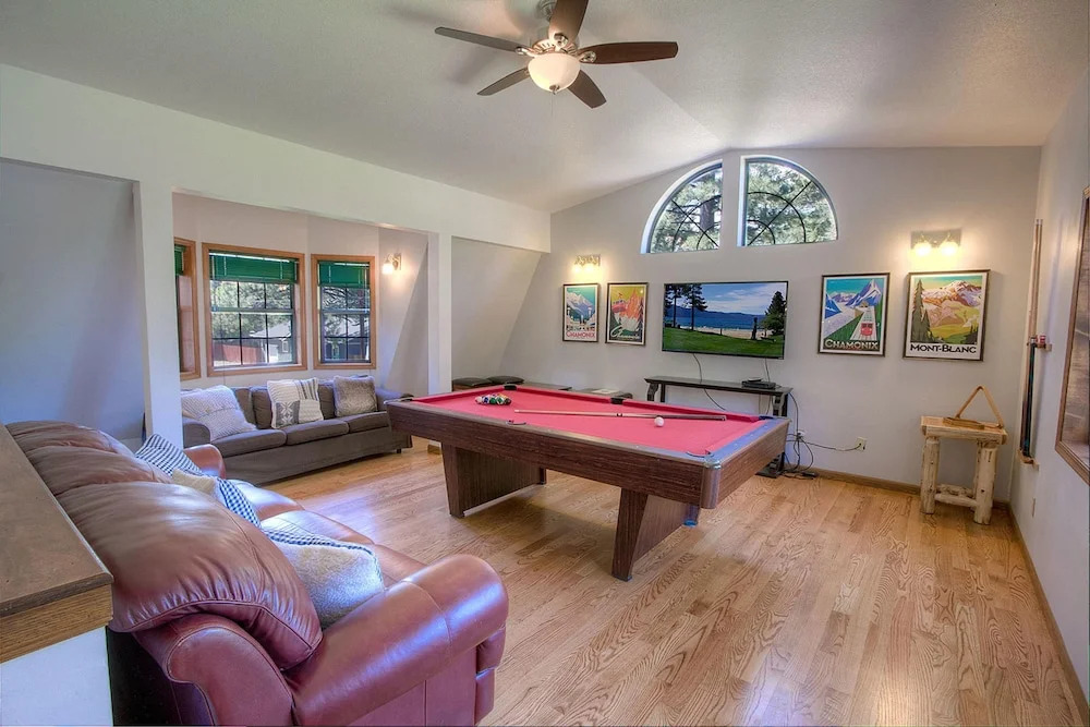 Ponderosa Palace by Lake Tahoe Accommodations