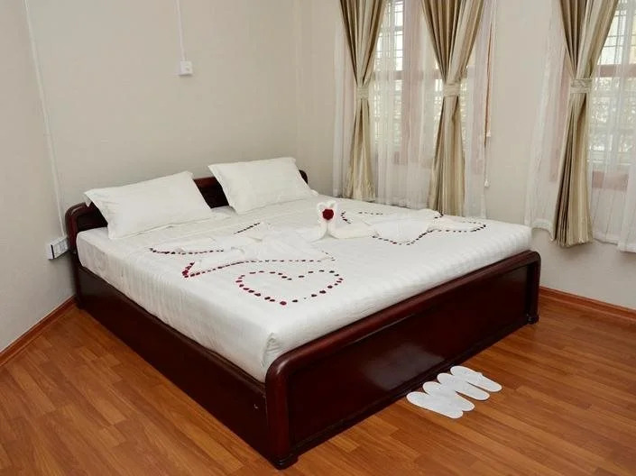 Yadanapon City Hotel