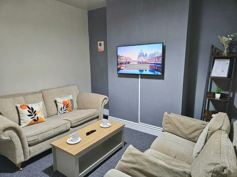 Spacious,luxury, Near City Center, Free Parking