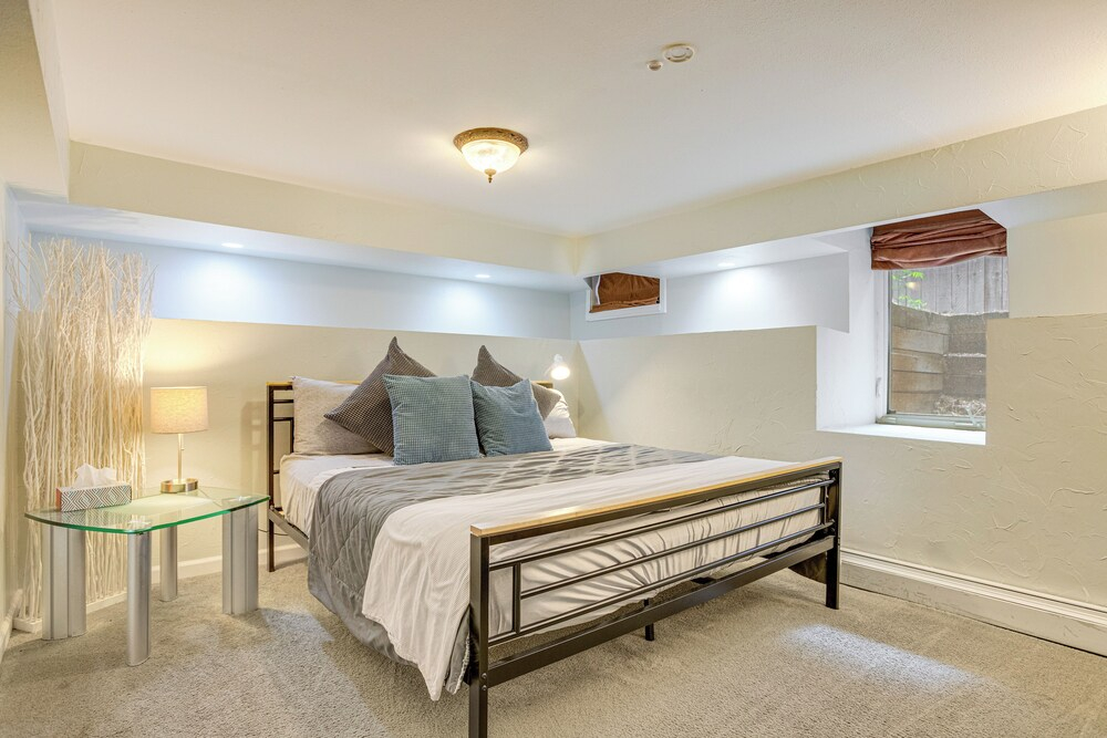 Denver Retreat in Cherry Creek: Walk to Dining!