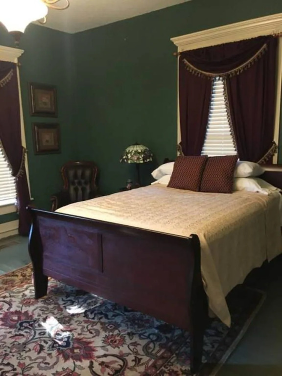 The Commodore Bed and Breakfast
