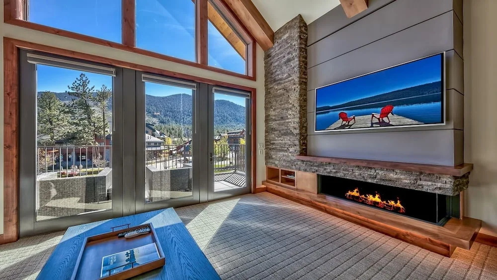 Luxury 2br Steps From Heavenly Village & Gondola 2 Bedroom Condo by RedAwning