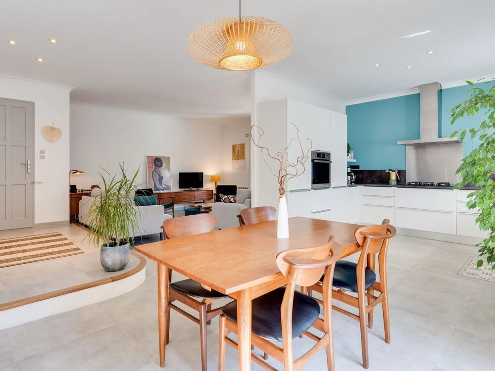 Luxury Modern Villa With Private Pool and Enclosed Garden in the Heart of the Vaucluse