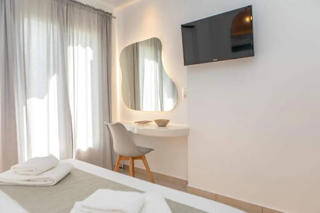 Sorokos Suite 8