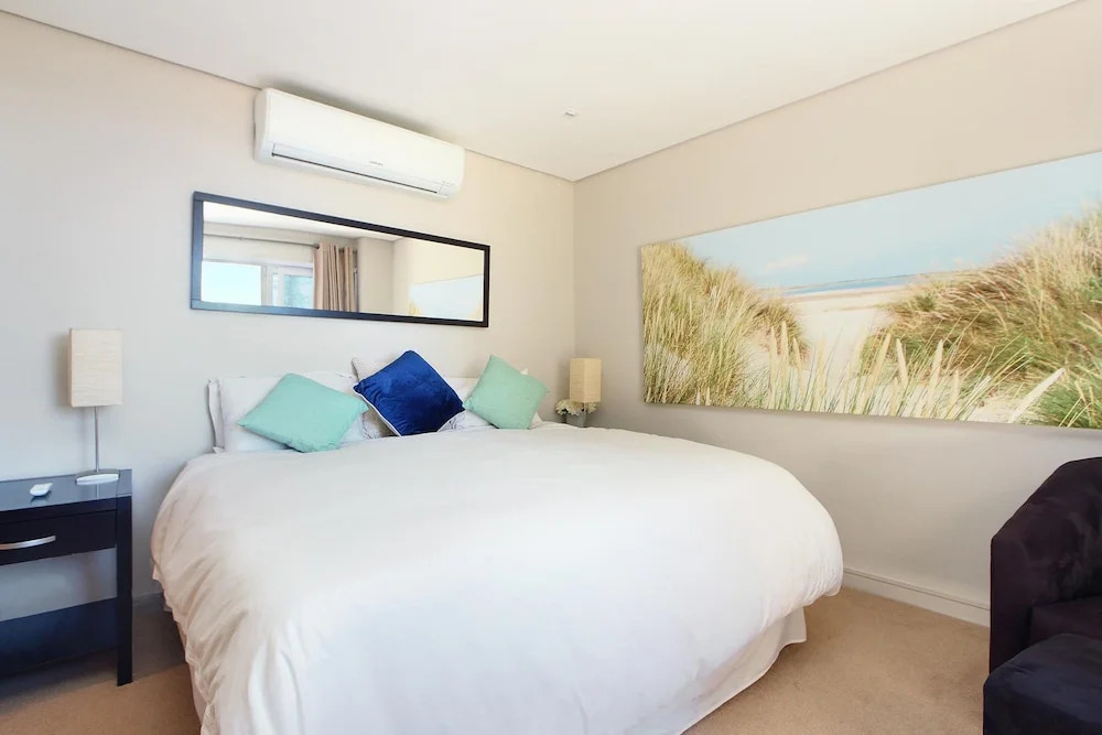 Spacious 3bed Apt Overlooking Cape Town Panova