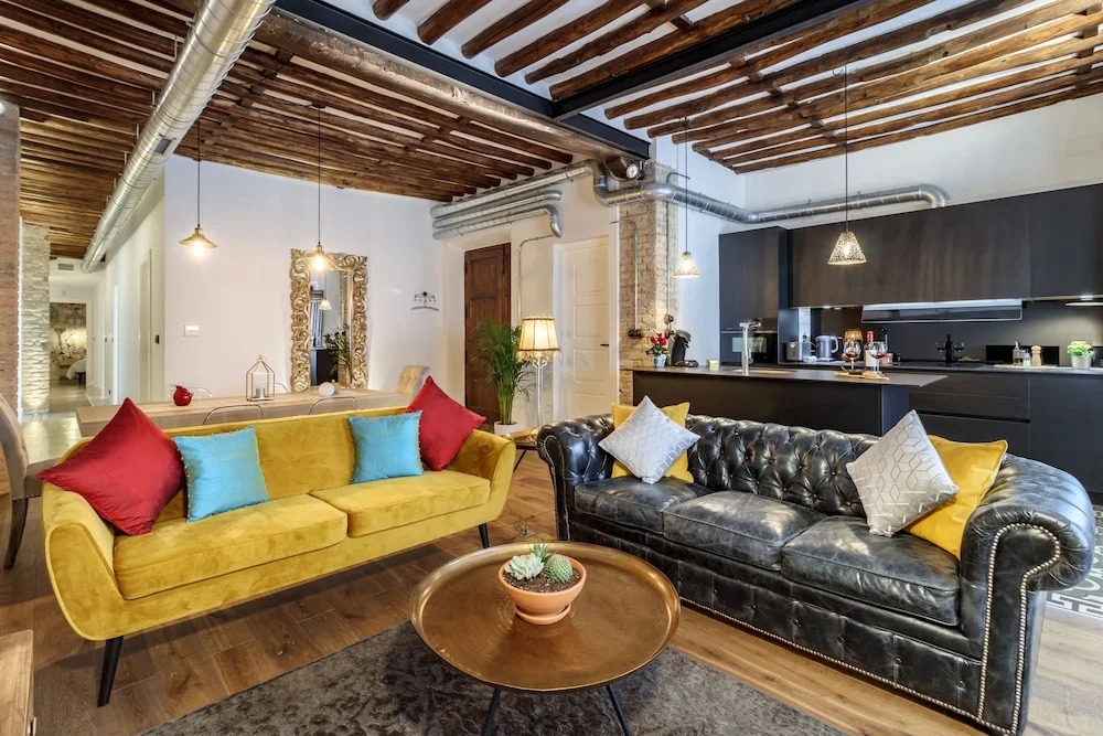 Chezmoihomes Unforgettable - First Class