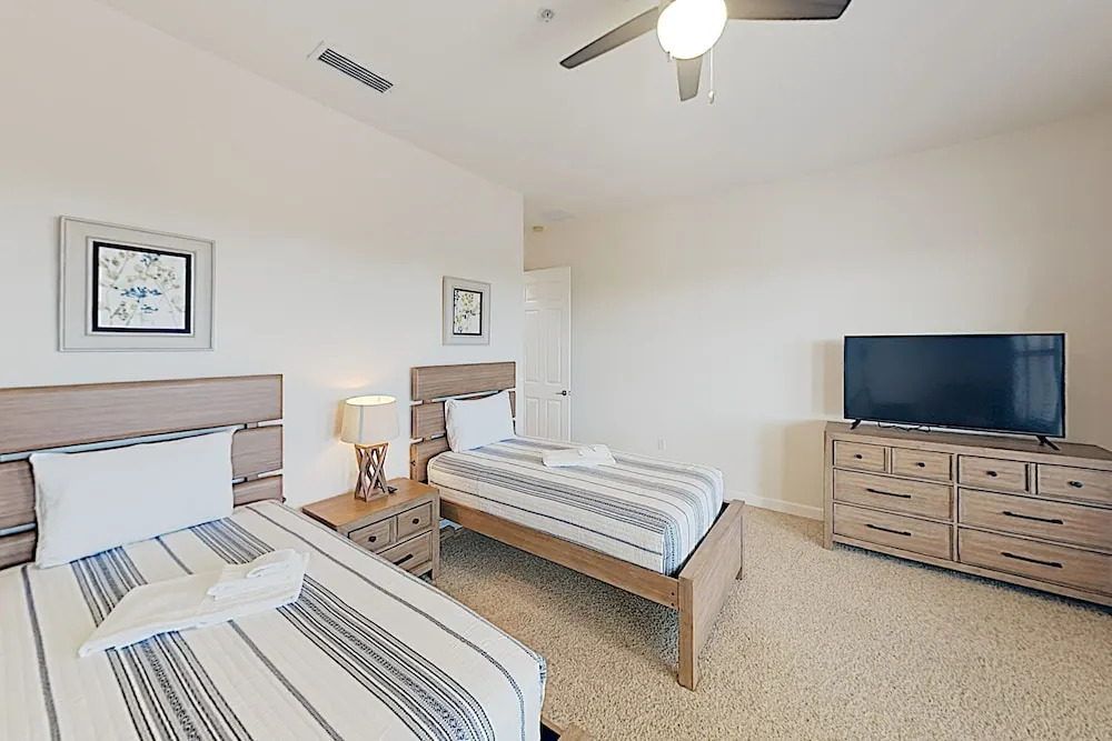New Listing! Quiet All-suite Palencia 2 Bedroom Townhouse