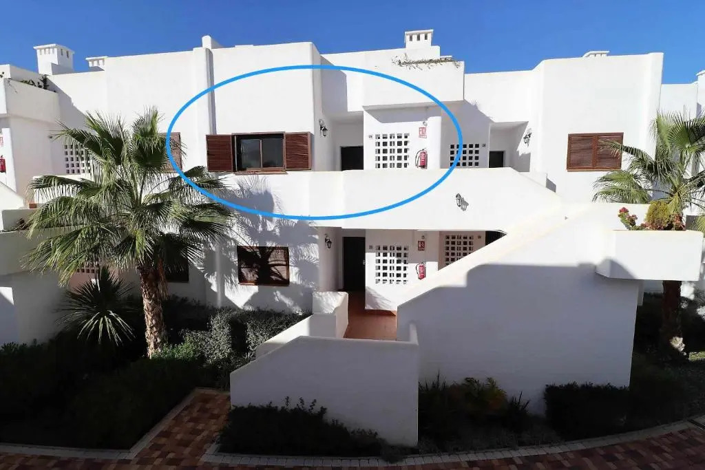 Los Veleros apartamento frente al mar con azotea y piscina compartida