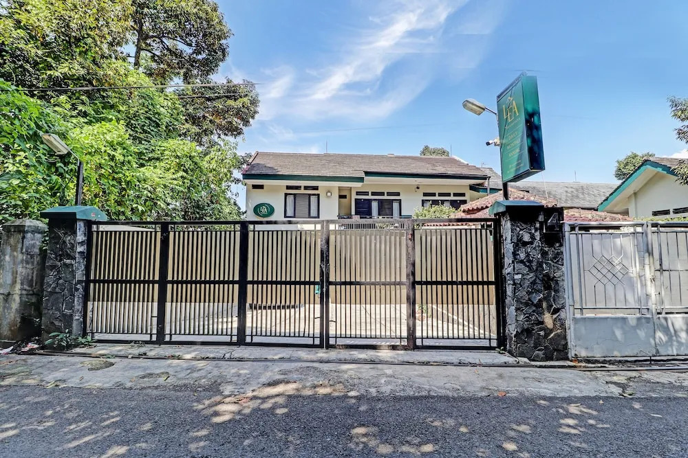 Capital O 92705 Lea Residence Dago Syariah