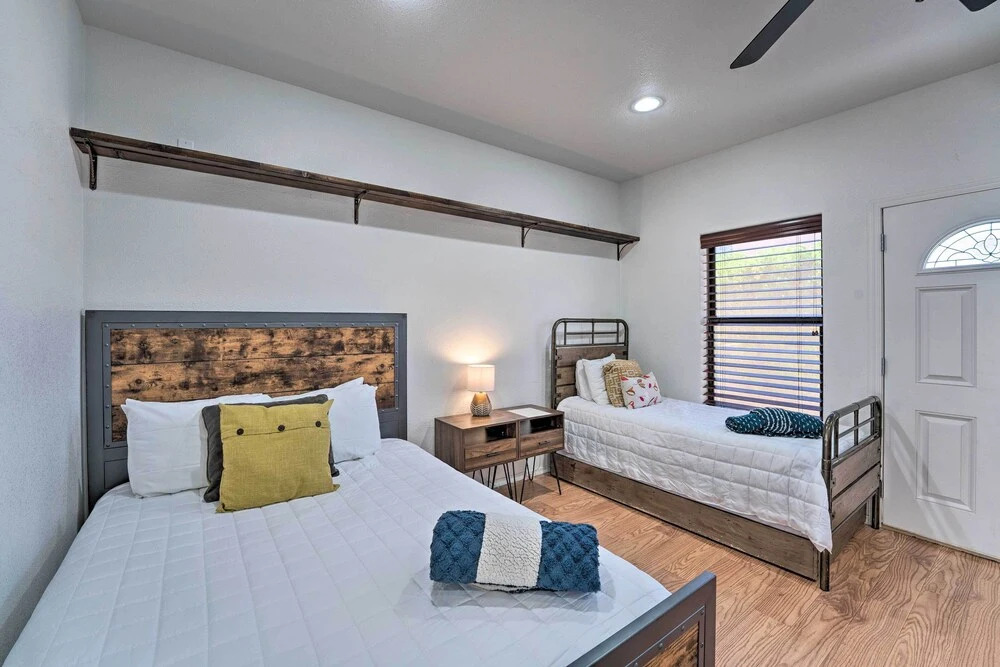 Pool & Game Room: Pet-friendly Lake Havasu Gem