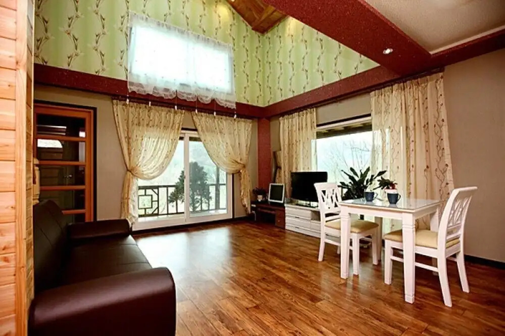 Seasonal Sky Pension
