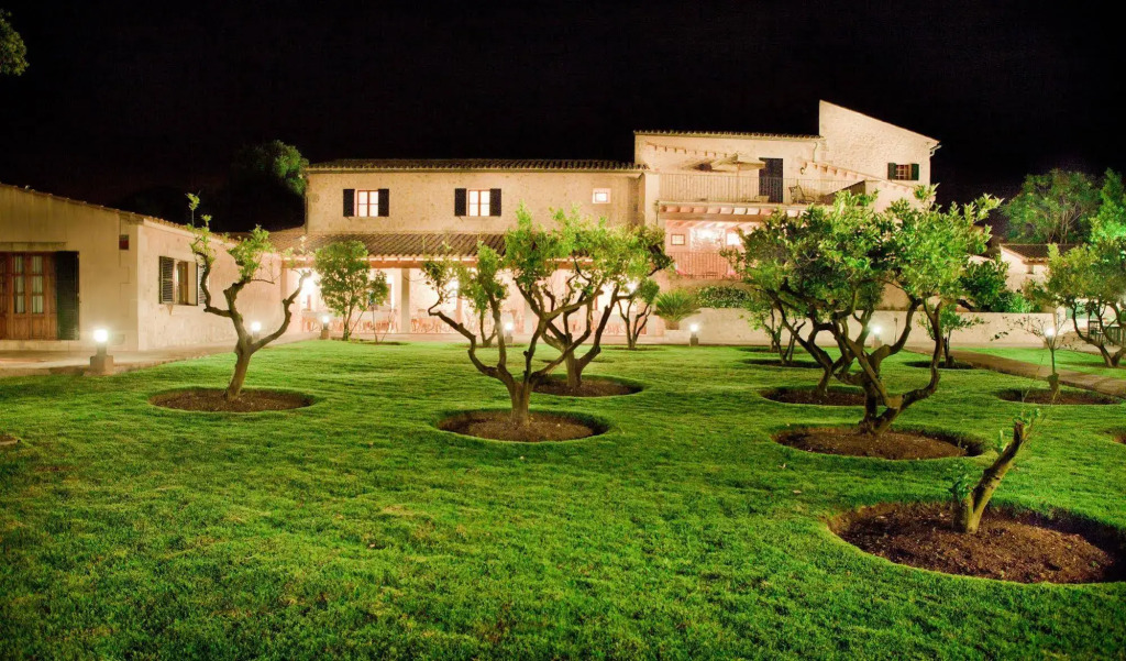 Finca Son Roig by Valentin
