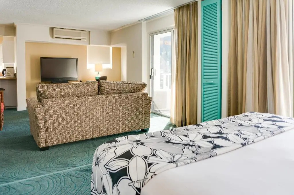 Oasis Hotel Waikiki