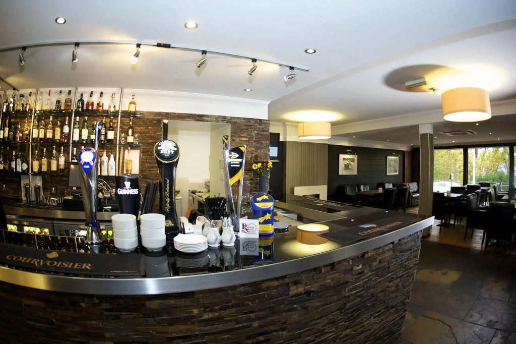 Nevis Bank Inn