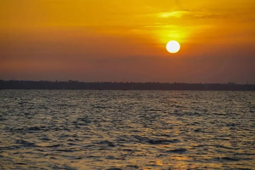 Lagoon Bay Negombo