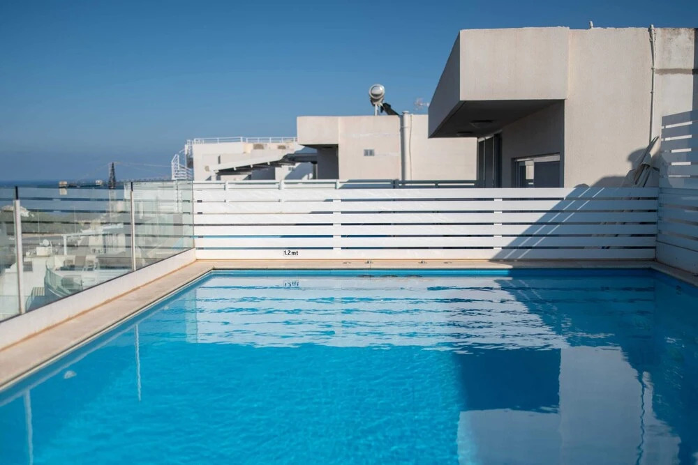 Pool Penthouse