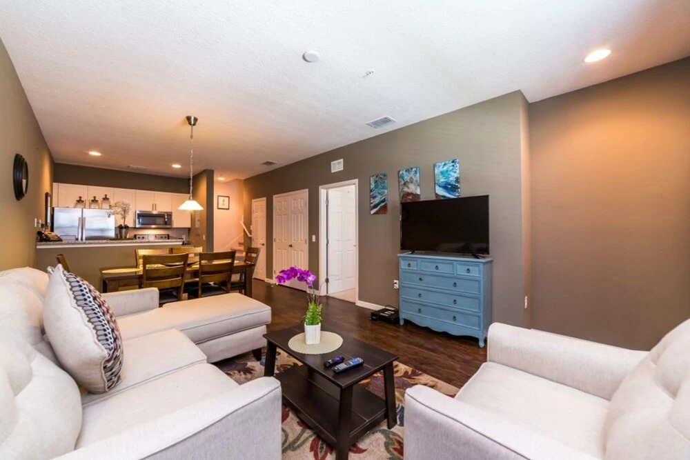 Lucaya Village - 9006 Shine Drive