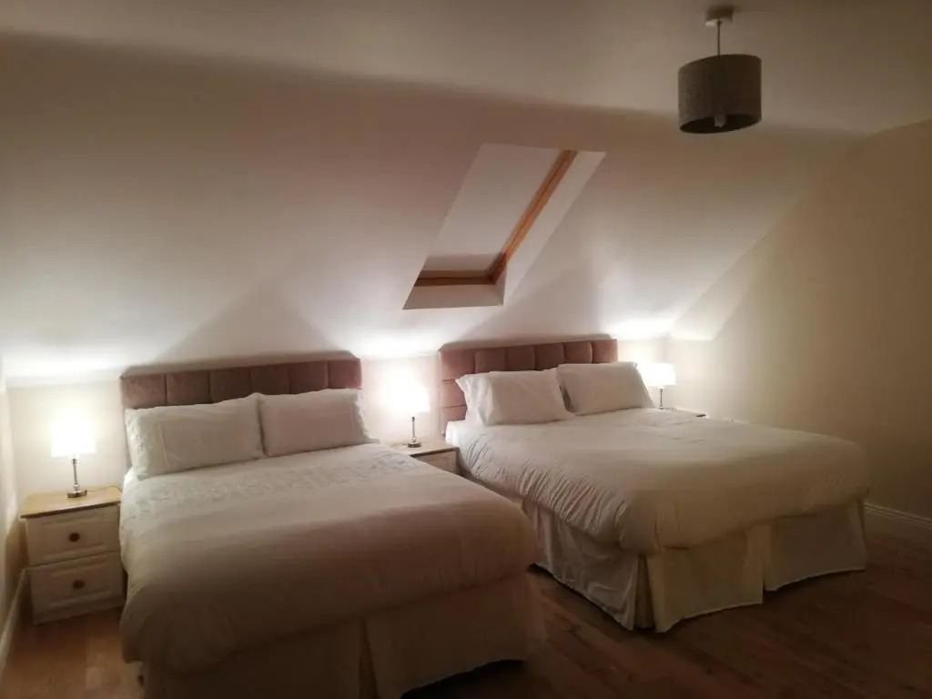 Glenmore House - ROOM ONLY