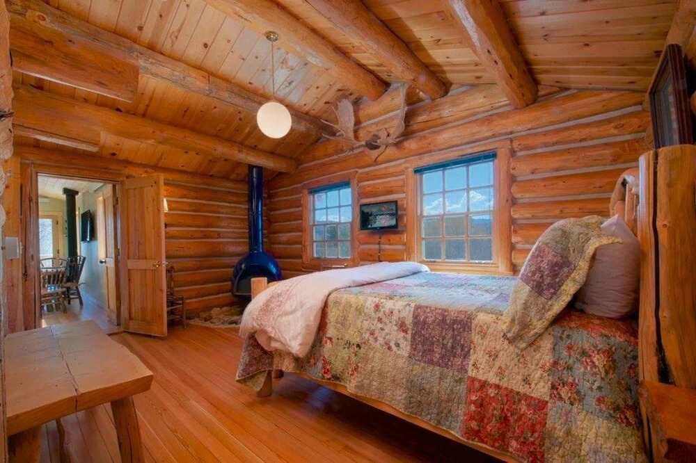 Macker's Cabin - 5BR + Loft Home + Private Hot Tub - LLH 63330