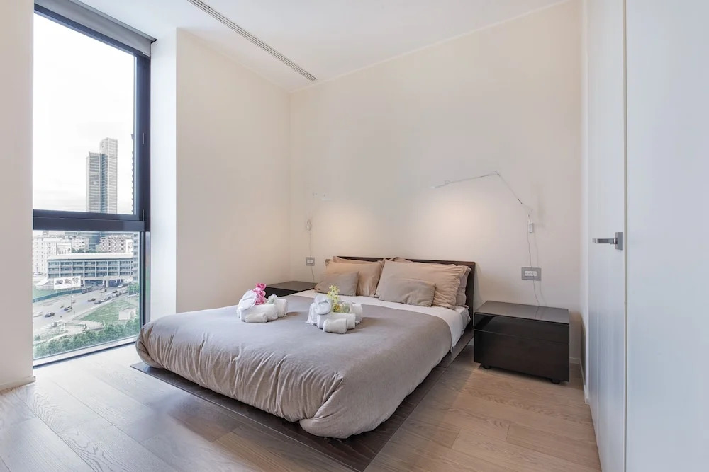 Stylish elegant Apartment in Torre Solaria with exclusive Milans view