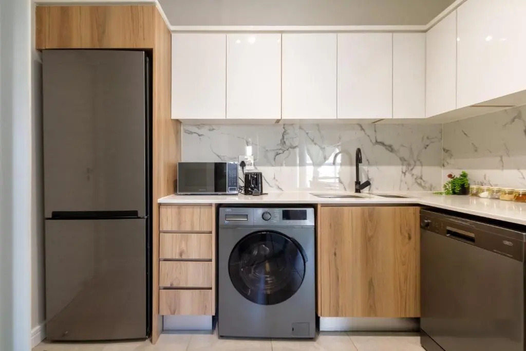 Lovely 1 Modern bedroom in Waterfall City