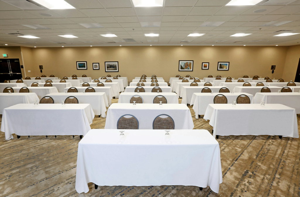 DoubleTree by Hilton West Fargo Sanford Medical Center Area