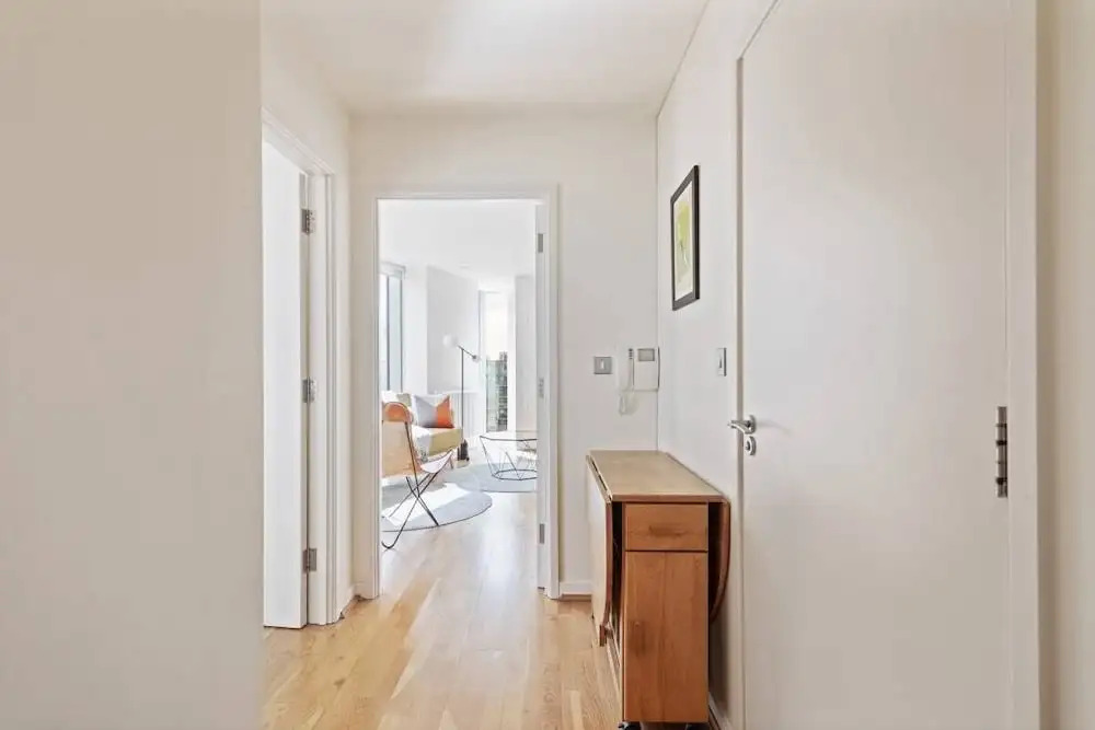 Chic 1 BDR W/balcony in Greenwich, 7mins to st