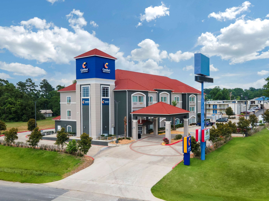 Comfort Inn & Suites Cleveland TX