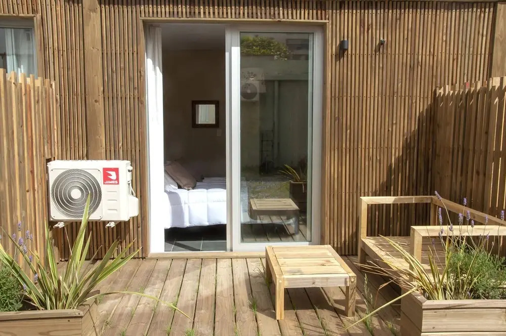 Alevines Playa el Emir Hostel & Suites