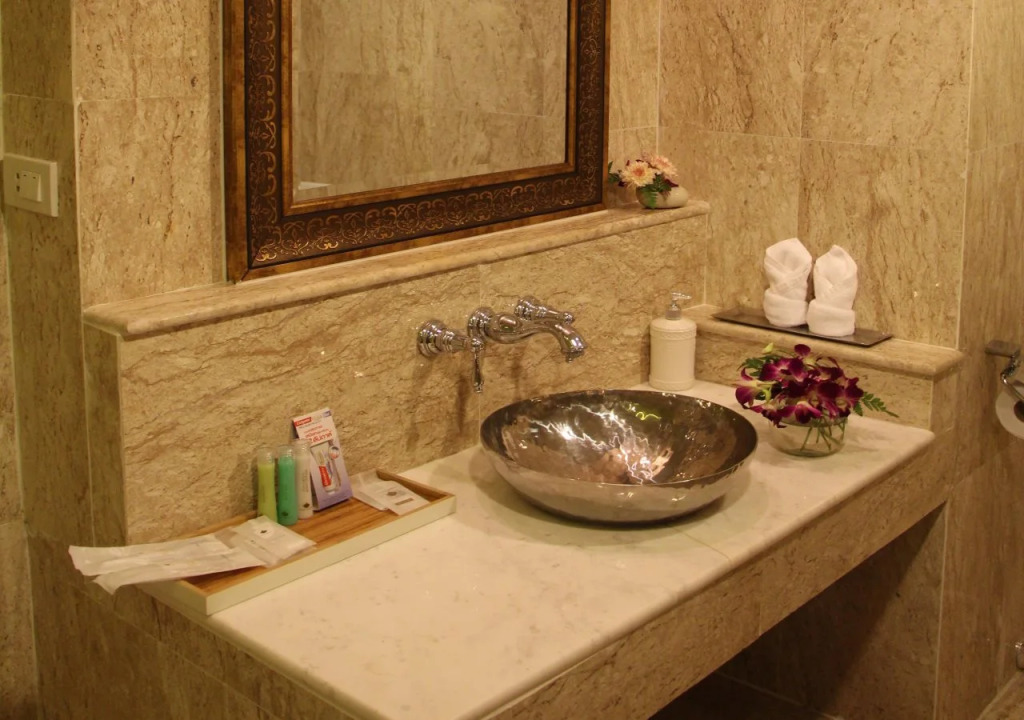 Ploy Palace Hotel