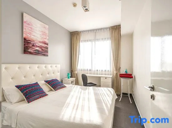 Unixx Phratumnak Elegant 1-BR Free Electricity