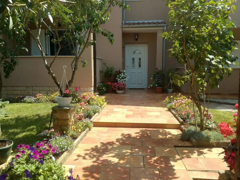 Apartments Nikic