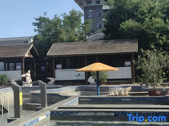 Bayuquan Xiongyue Wangyuhe Private Hot Spring Courtyard House