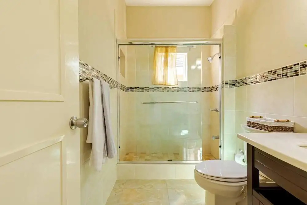 Modern 2br House W/pool and Sea View in Ocho Rios
