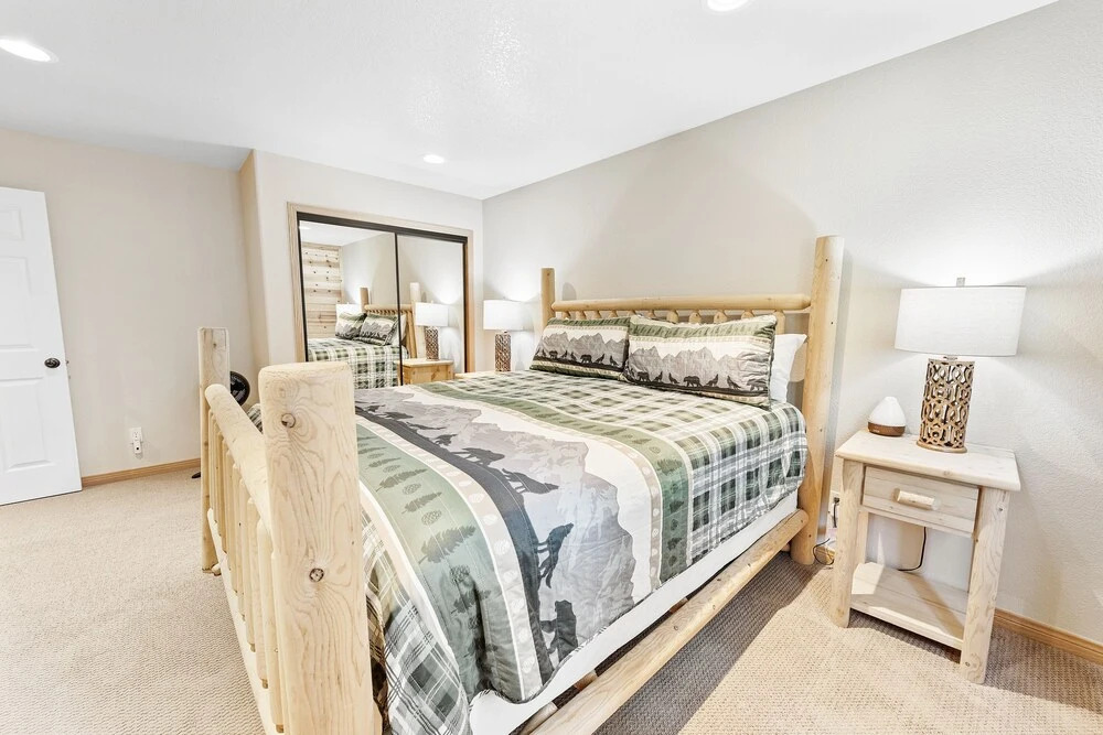 Paradise Peak - One Of Kind And Breathtaking Log Cabin With Hot Tub And Game Room! 3 Bedroom Cabin