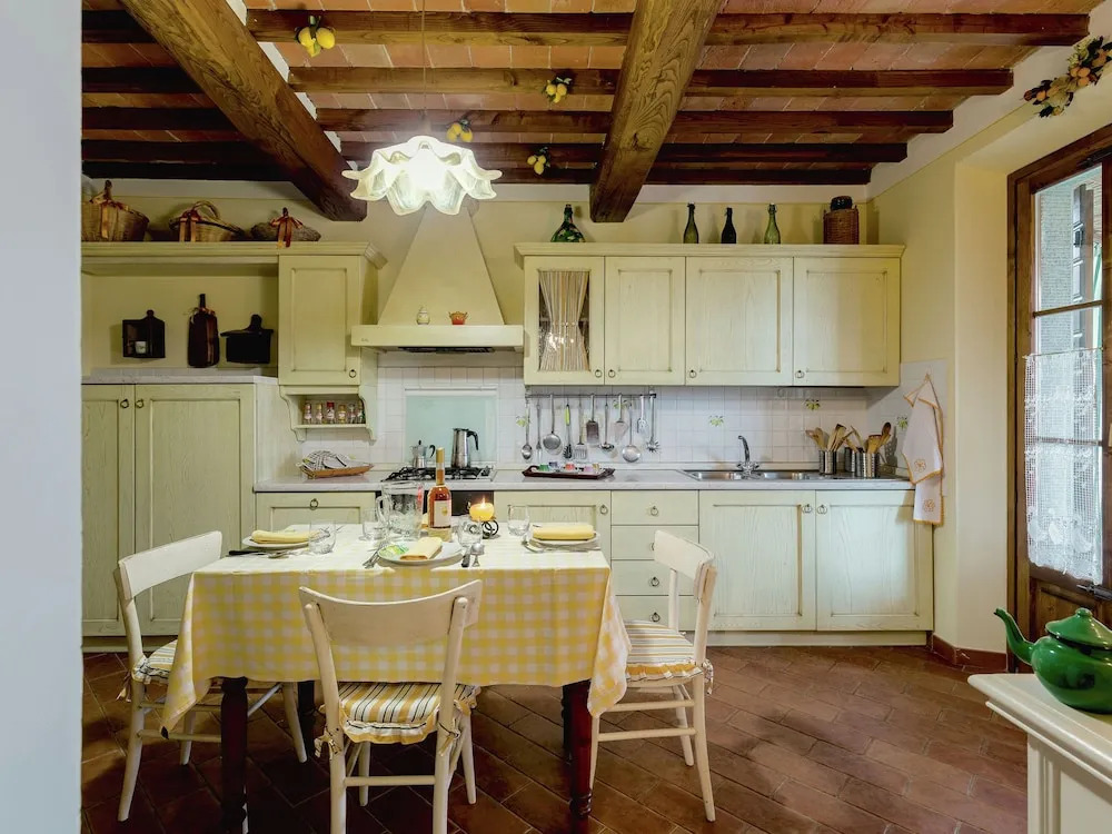 Gorgeous Holiday Home in Fratticciola With Swimming Pool