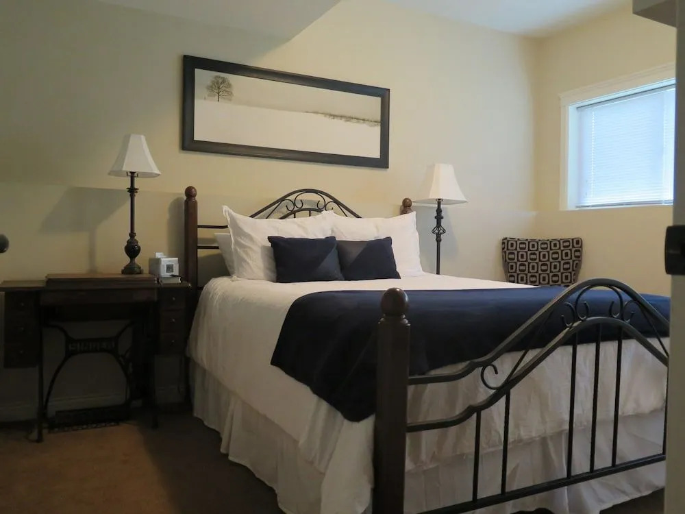 Woodside Inn
