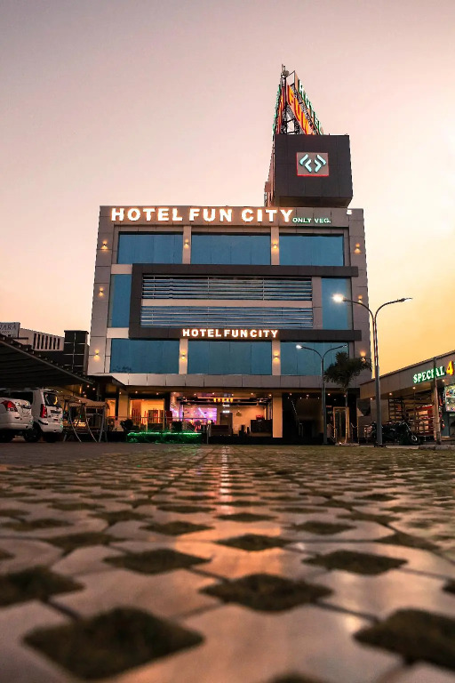 Hotel Fun City