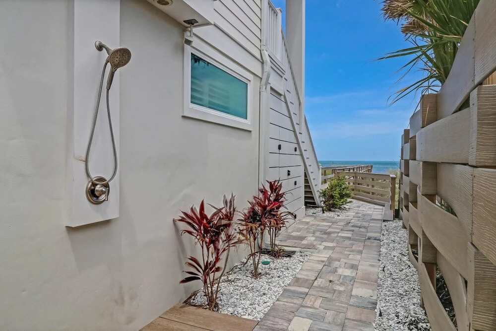 226 South Fletcher Ave 6 Bedroom Home by RedAwning