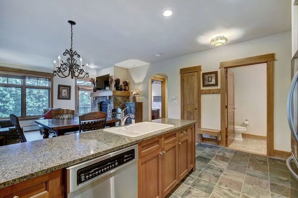 Luxurious 1 BR in River Run Village with Ski in ski out condo