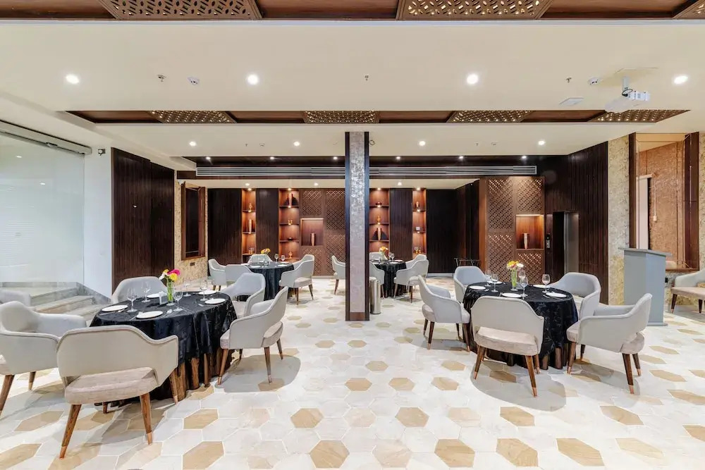 Signature Hotel