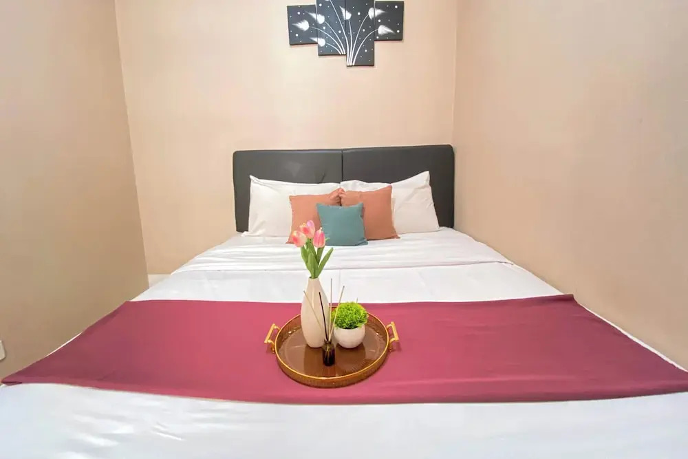 Deluxe 2BR at Parahyangan Residence By Travelio