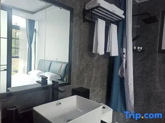 Shangli ancient town water bay green home stay