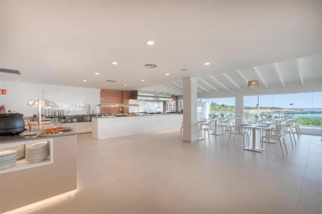 FERGUS Style Carema Beach