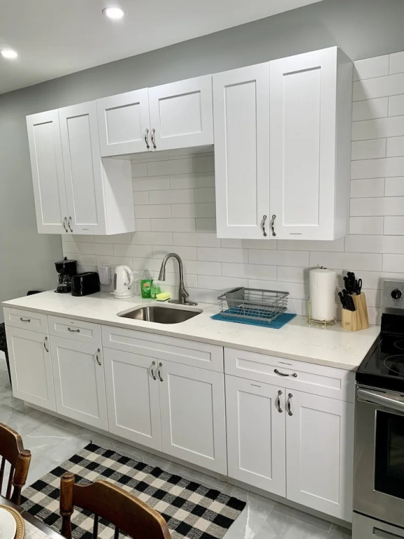 The Wheel of Fortune Duplex-8BR Parking